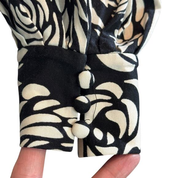 Banana Republic Silk Blend Wrap Dress Size SMALL Black Cream Floral V Neck - Picture 6 of 10